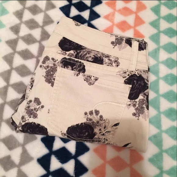 American Eagle Outfitters Denim - American Eagle Floral Jeans